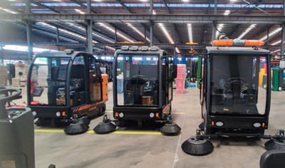 榮事達駕駛式掃地車 榮事達駕駛式掃地車.jpg